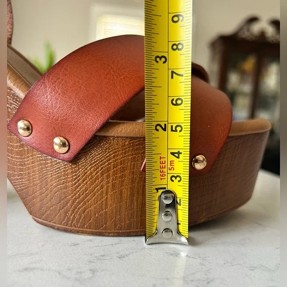 Like New Limelight Women’s Platform Sandal - Picture 9 of 14